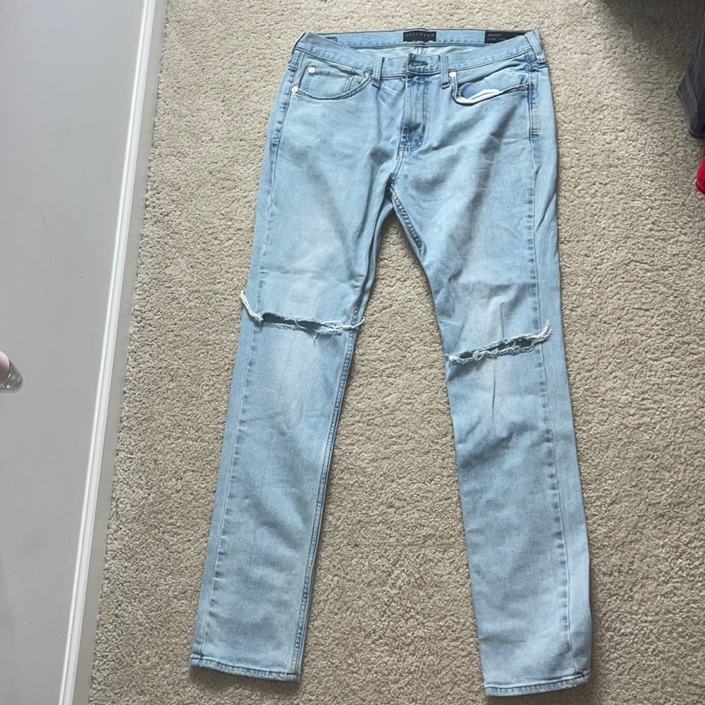 Men’s knee cut skinny jeans